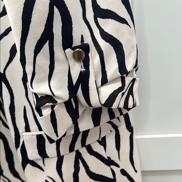 Zara Women's Zebra Blazer XXL - Picture 2 of 5